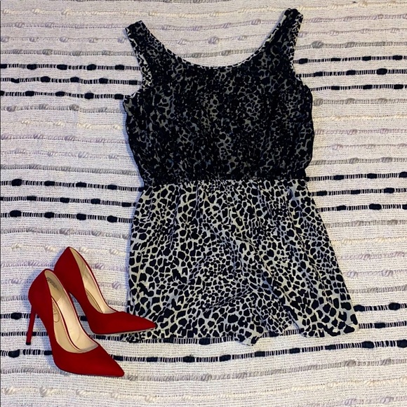 Giraffe print and lace romper - Picture 3 of 3